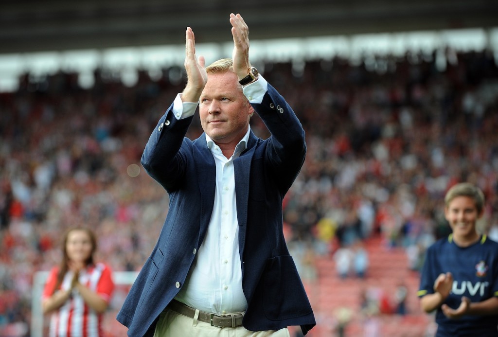 Ronald Koeman durante un'amichevole estiva contro il Bayer, agosto 2014. (Robin Parker/Getty Images)