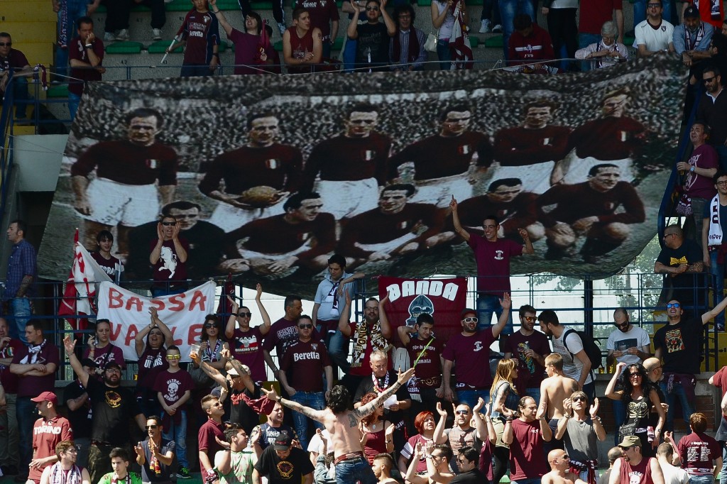 Tifosi del Torino commemorano le vittime di Superga nel 65° anniversario,  maggio 2014.  Mario Carlini/Iguana Press/Getty Images