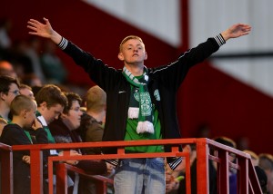 Un tifoso degli Hibs. Mark Runnacles/Getty Images