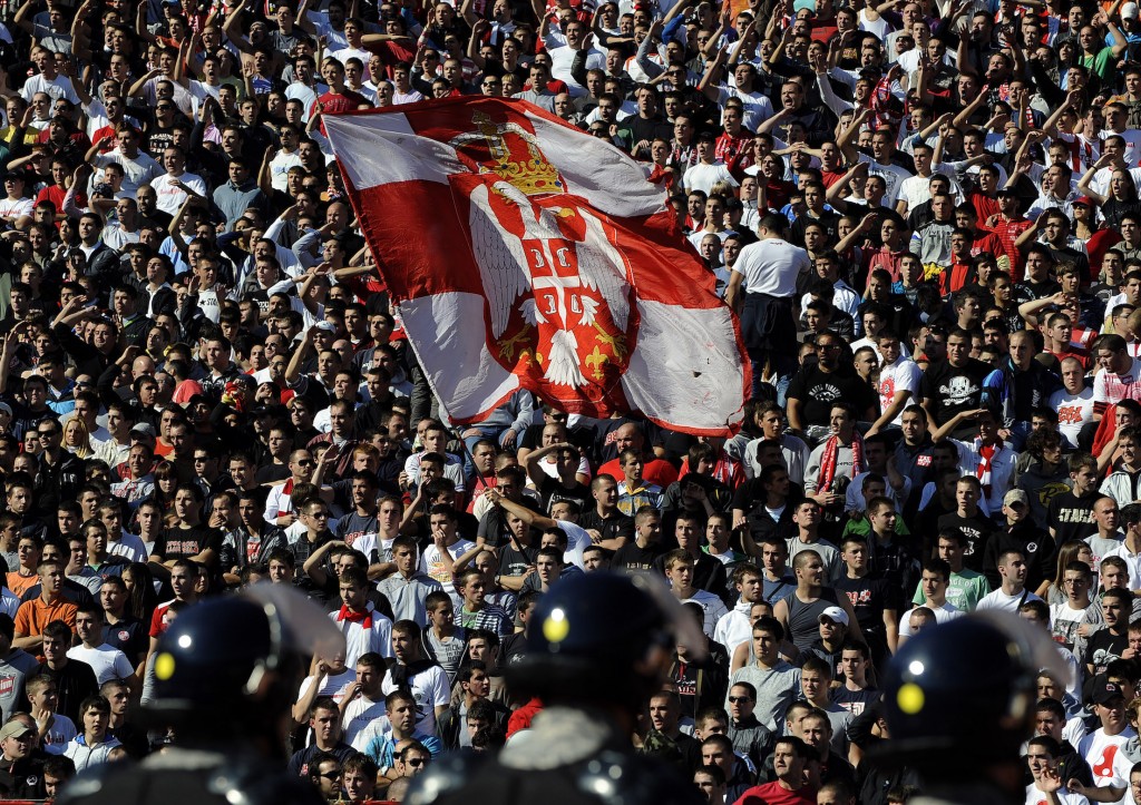 Tifosi della Stella Rossa al MarakanaAndrej Isakovic/AFP/Getty Images