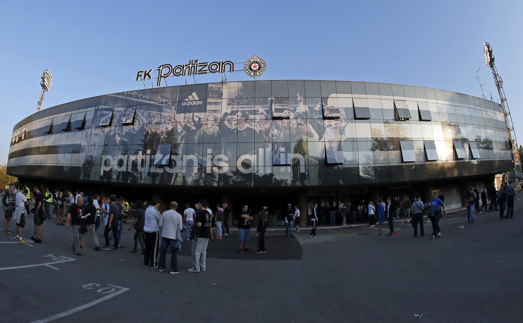 Avvicinandosi allo stadio del Partizan. Pedja Milosavljevic/EuroFootball/Getty Images