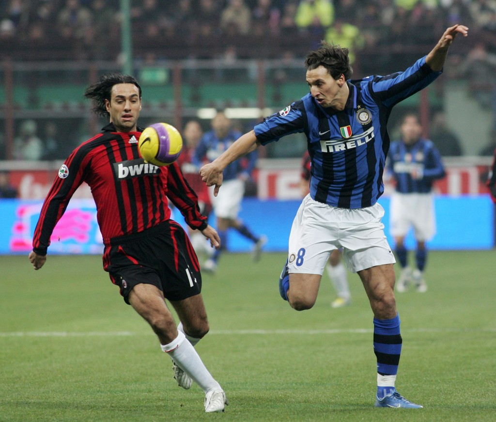 In un derby contro Ibrahimovic, nel dicembre 2007. New Press/Getty Images