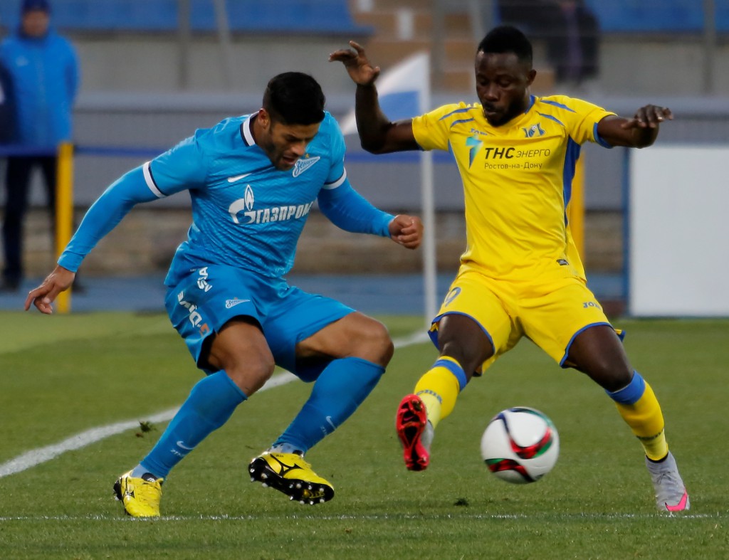 Hulk contrastato da Guelor Kanga (Epsilon/Getty Images)