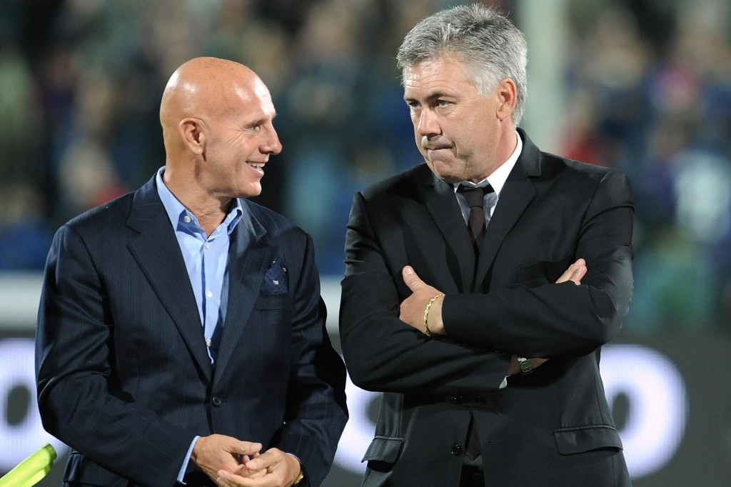 Insieme a Carlo Ancelotti, suo ex giocatore, nel 2008 (Filippo Monteforte /AFP/Getty Images)