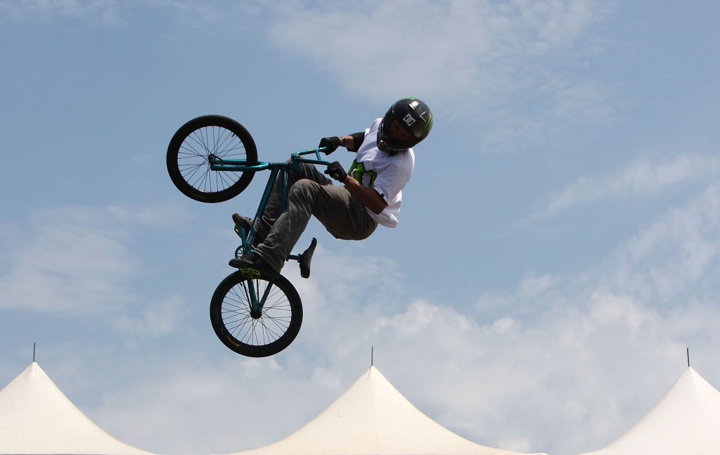 CHICAGO - JUNE 27: Dave Mirra, of Greenville, North Carolina, performs on his way to 1st place during the BMX Park Final of the Nike 6.0 BMX Open on June 27, 2009 at Grant Park in Chicago, Illinois. (Photo by Jonathan Daniel/Getty Images)