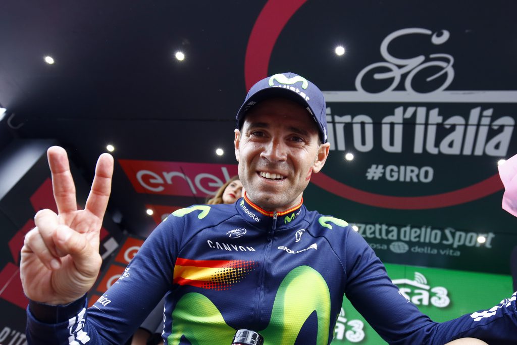 Alejandro Valverde del team Movistar celebra sul podio dopo aver vinto la 16ima tappa del Giro d'Italia, da Bressanone a Andalo (Luk Benies/Afp/Getty Images)