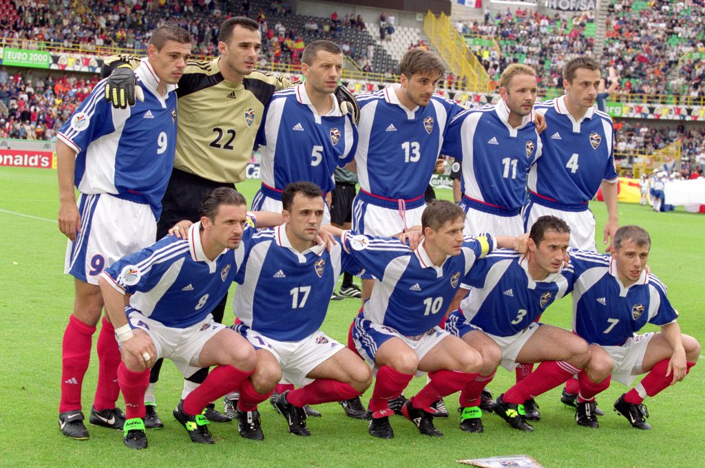 La formazione della Jugoslavia a Euro 2000 (Laurence Griffiths /Allsport)