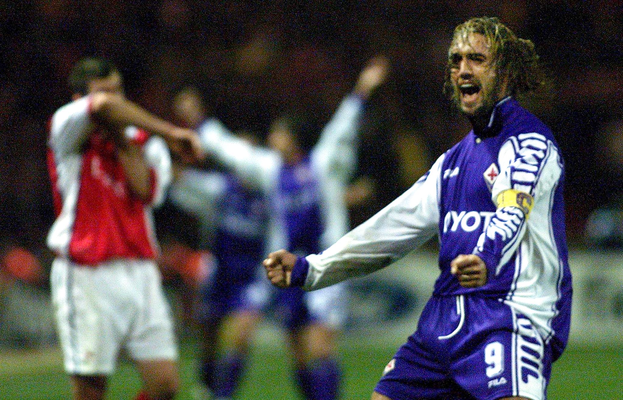 Fiorentina's goalscorer Gabriel Batistuta celebrat