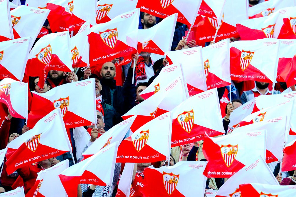 SEVILLE, SPAIN - MAY 05: Sevilla fans cheer on before the kick off during the UEFA Europa League Semi Final second leg match between Sevilla and Shakhtar Donetsk at Estadio Ramon Sanchez-Pizjuan on May 05, 2016 in Seville, Spain. (Photo by David Ramos/Getty Images)