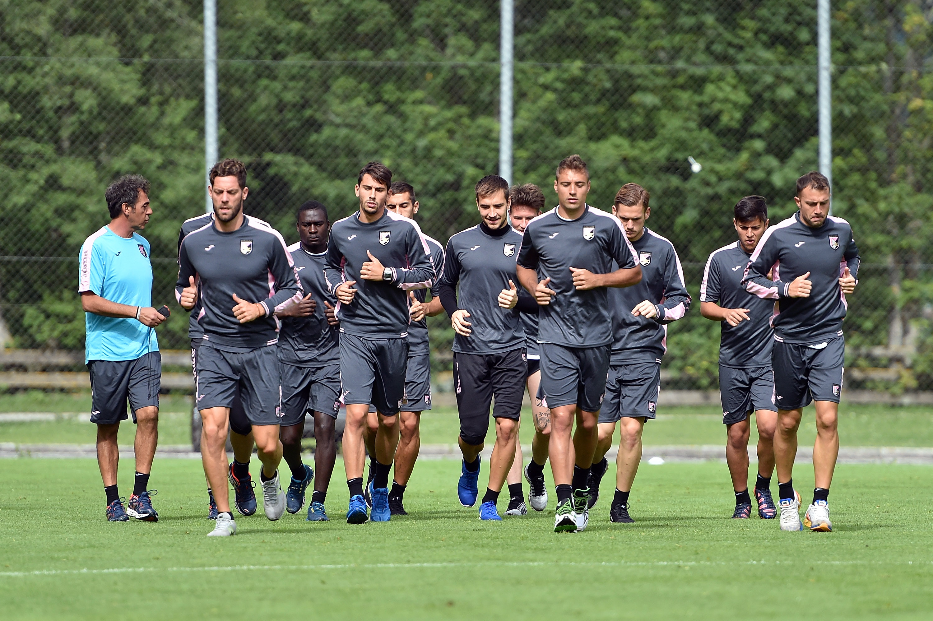 BAD KLEINKIRCHHEIM, AUSTRIA - JULY 28: Players of Palermo in action during a training session at US Citta' di Palermo pre-season training base at Sportplaz on July 28, 2016 in Bad Kleinkirchheim, Austria. (Photo by Tullio M. Puglia/Getty Images)