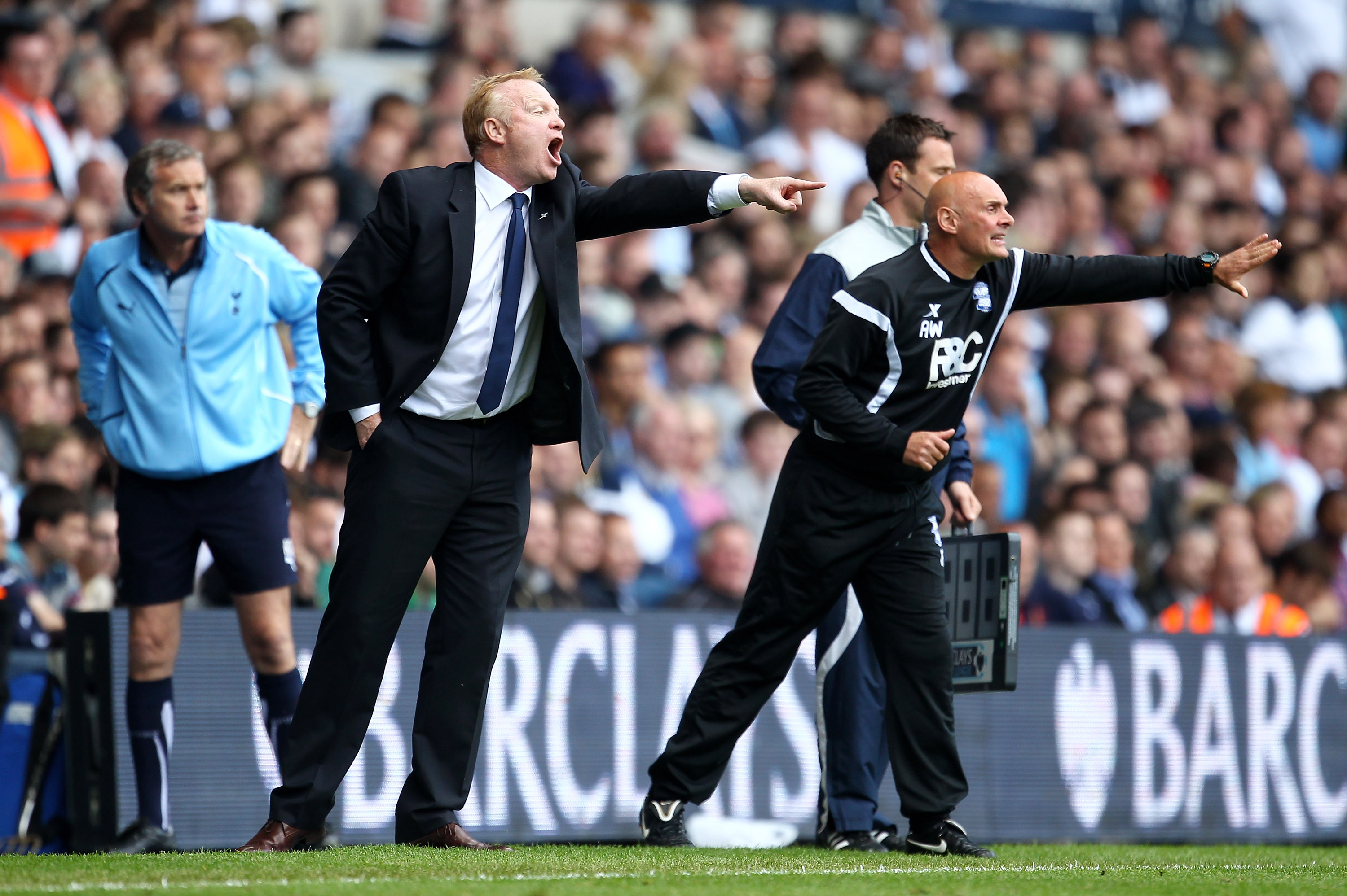 LONDON, ENGLAND - MAY 22: Alex McLeish (L), manager of Birmingham City shouts instructions with Andy Watson during the Barclays Premier League match between Tottenham Hotspur and Birmingham City at White Hart Lane on May 22, 2011 in London, England. (Photo by Julian Finney/Getty Images)