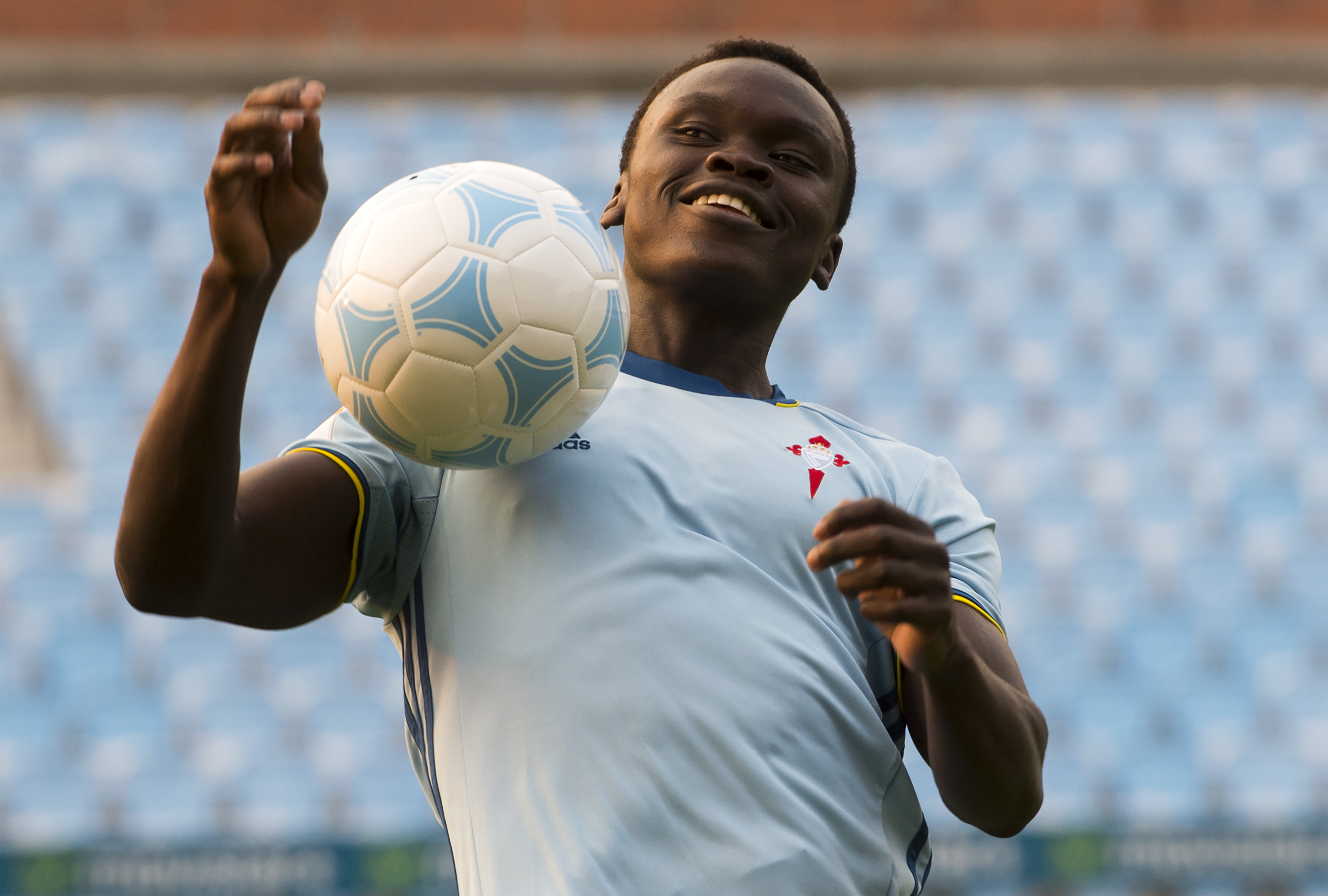 Celta de Vigo's new player Danish forward Pione Sisto controls the ball during his official presentation at the Balaidos stadium in Vigo, on August 12, 2016. / AFP / MIGUEL RIOPA (Photo credit should read MIGUEL RIOPA/AFP/Getty Images)