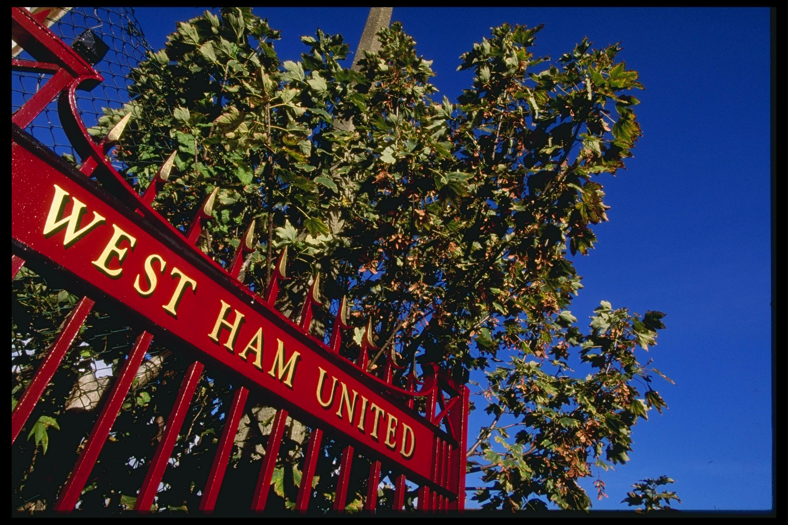 I cancelli di Upton Park (Mark Thompson/Allsport