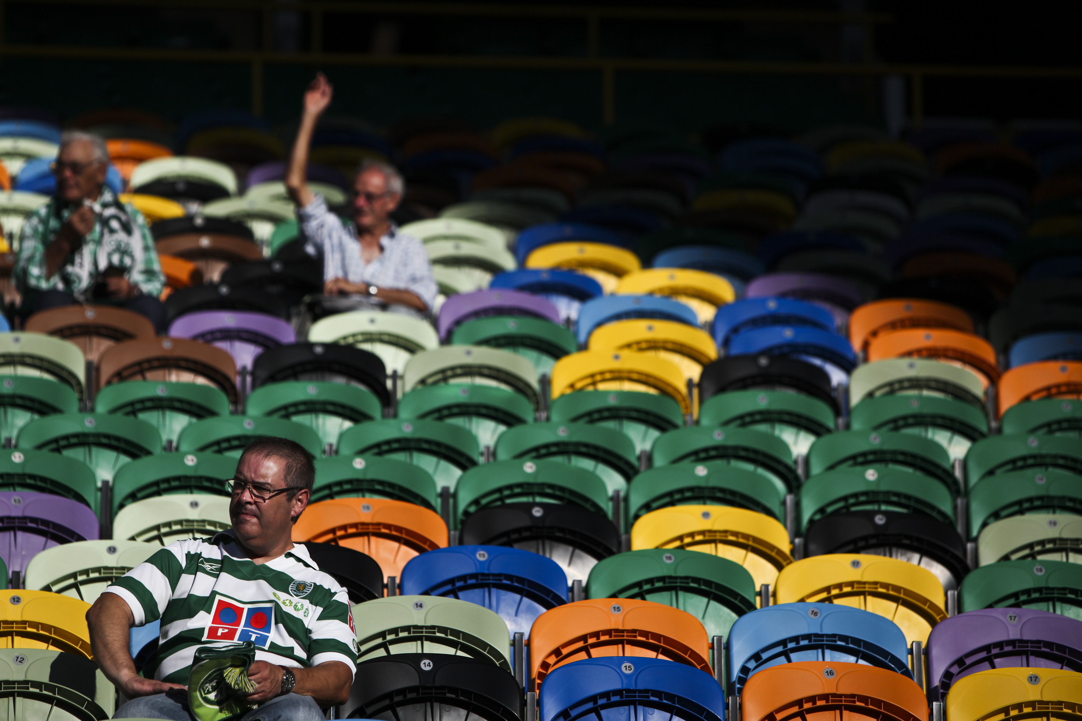 LISBON - AUGUST 13:A fan of Sporting Clube de Portugal before the Portuguese Primeira Liga ZON Sagres match between Sporting Lisbon and Olhanense at the Alvalade Stadium on August 13, 2011 in Lisbon,Portugal. (Photo by Patricia De Melo Moreira/EuroFootball/Getty Images)