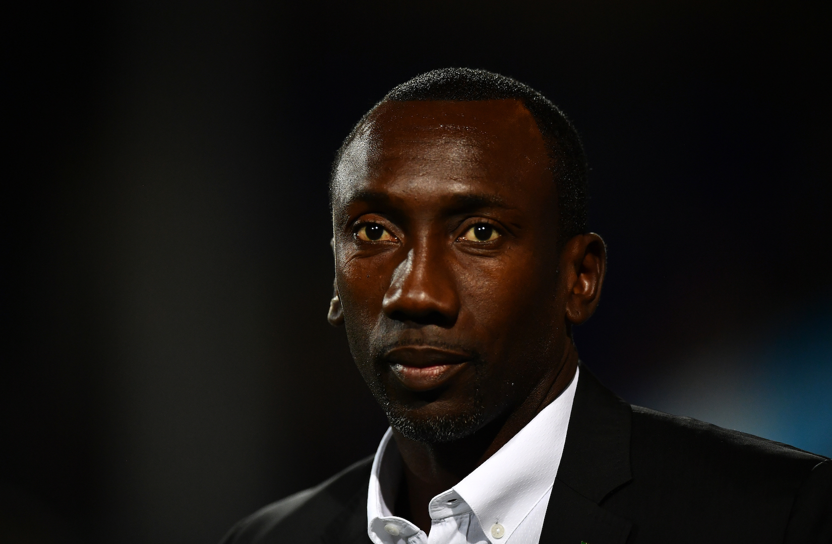 LONDON, ENGLAND - OCTOBER 28: Jimmy Floyd Hasselbaink, Manager of Queens Park Rangers looks on prior to the Sky Bet Championship match between Queens Park Rangers and Brentford at Loftus Road on October 28, 2016 in London, England. (Photo by Dan Mullan/Getty Images)