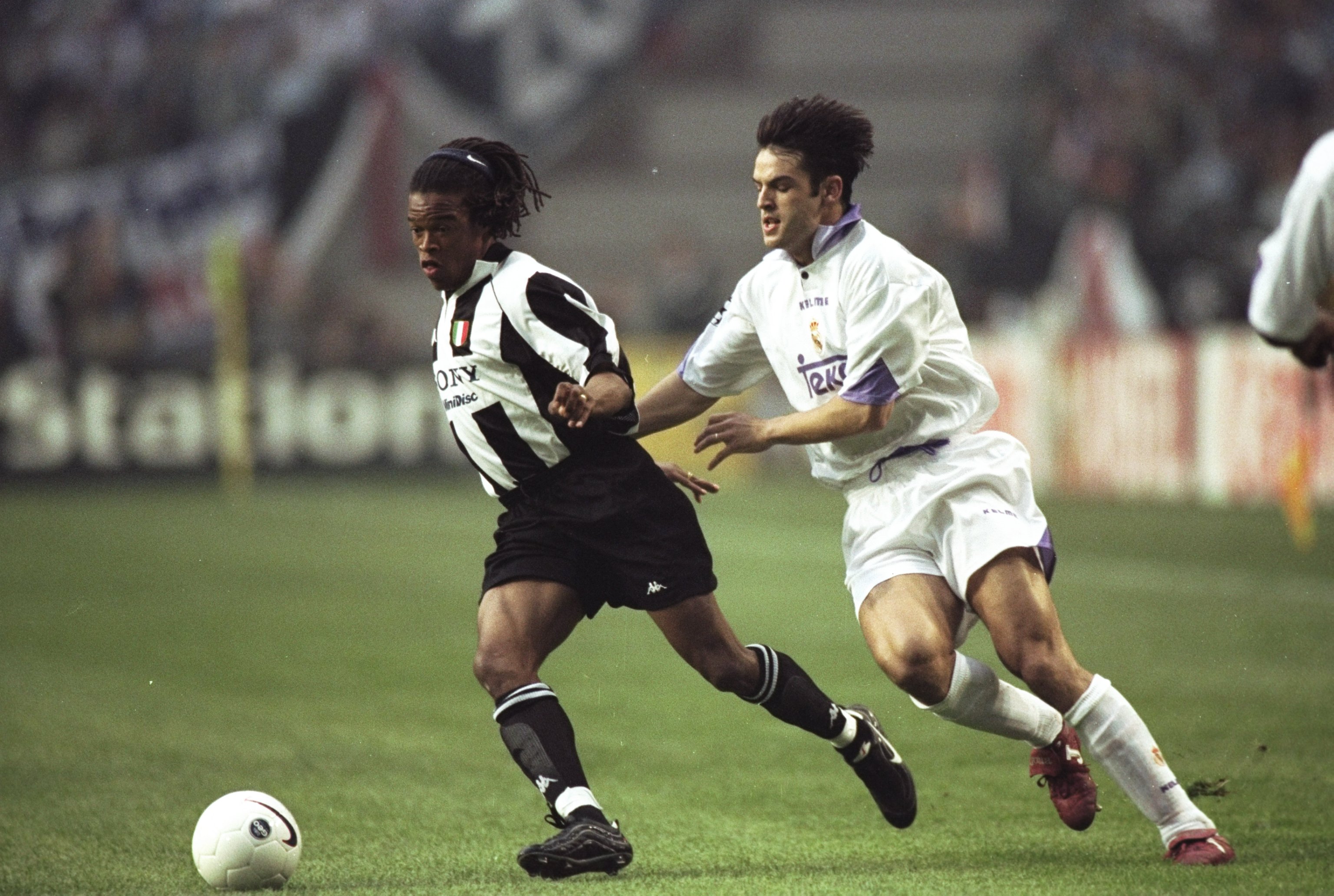 20 May 1998: Edgar Davids of Juventus takes on Fernando Morientes of Real Madrid during the Champions League final at the Amsterdam Arena in Holland. Real Madrid won the match 1-0. Mandatory Credit: Shaun Botterill/Allsport