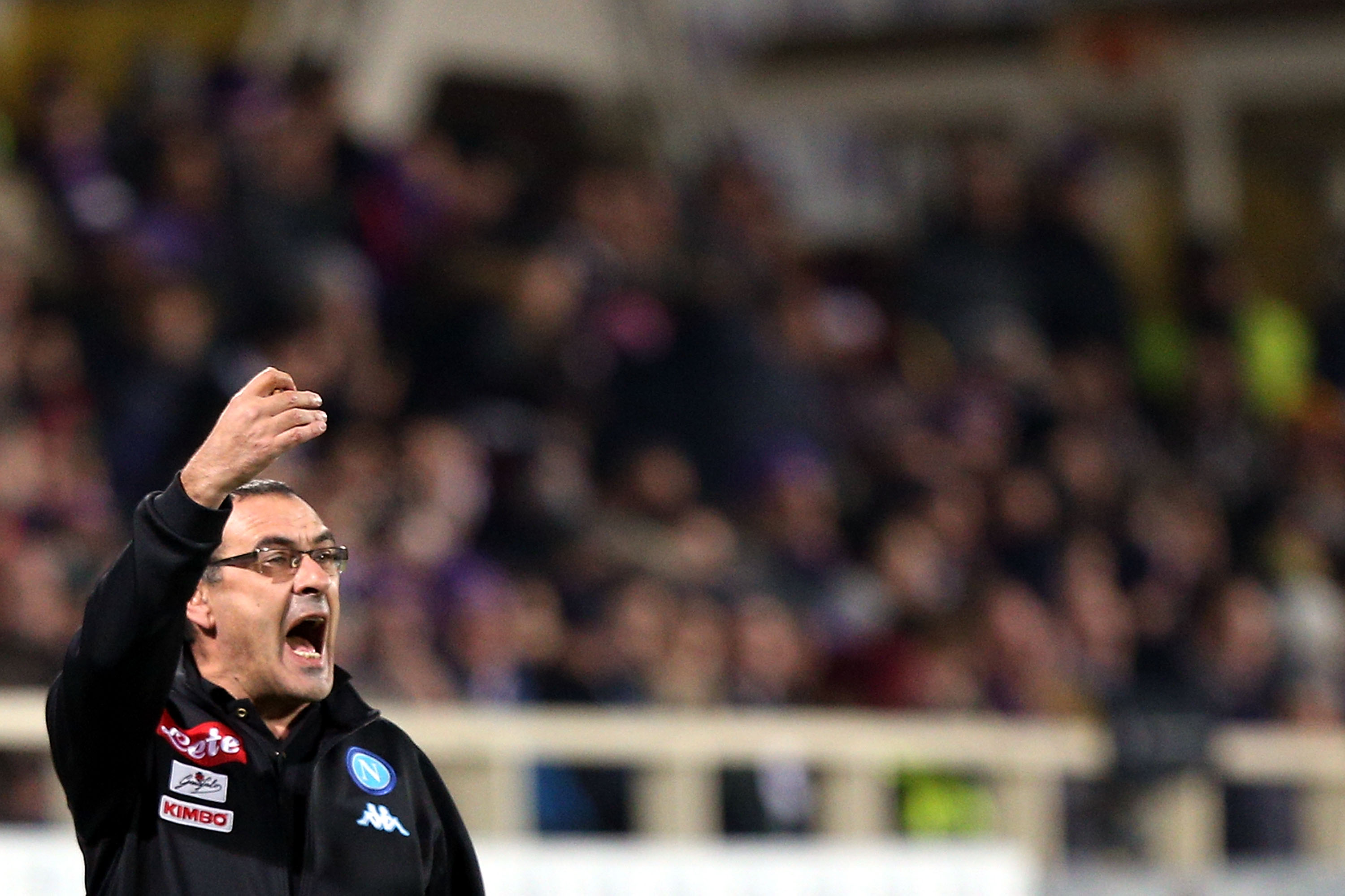 FLORENCE, ITALY - DECEMBER 22: Maurizio Sarri manager of SSC Napoli shouts instructions to his players during the Serie A match between ACF Fiorentina and SSC Napoli at Stadio Artemio Franchi on December 22, 2016 in Florence, Italy. (Photo by Gabriele Maltinti/Getty Images)