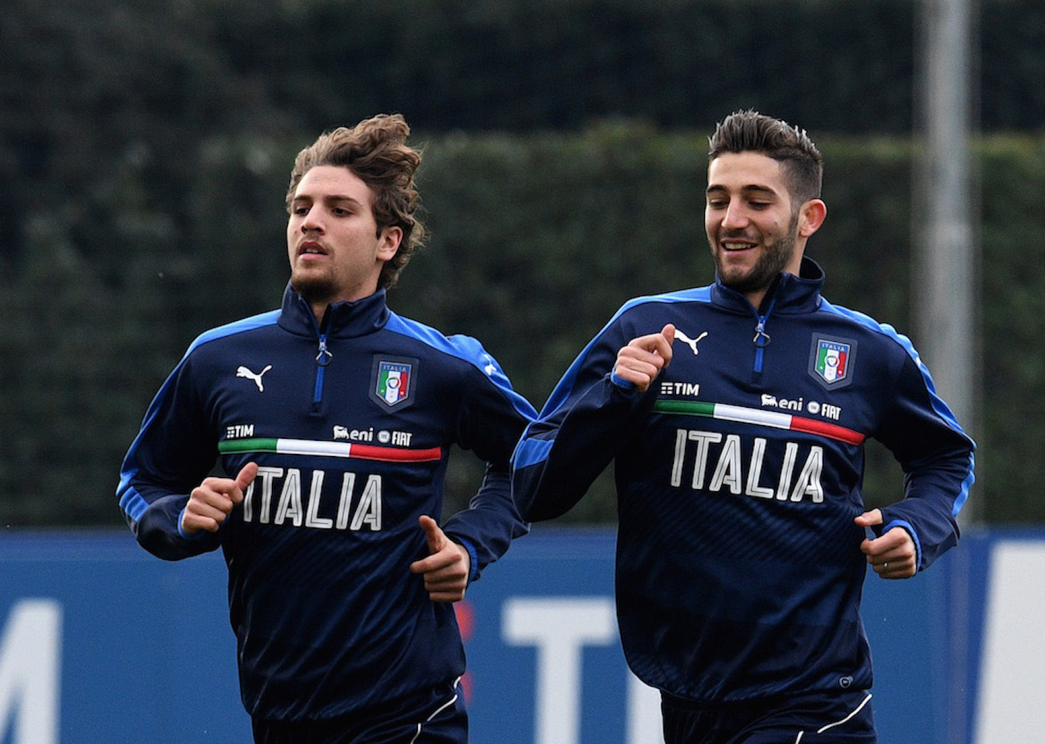 FLORENCE, ITALY - FEBRUARY 21: Manuel Locatelli (L) and Roberto Gagliardini of Italy in action during the training session at the club's training ground at Coverciano on February 21, 2017 in Florence, Italy. (Photo by Claudio Villa/Getty Images)