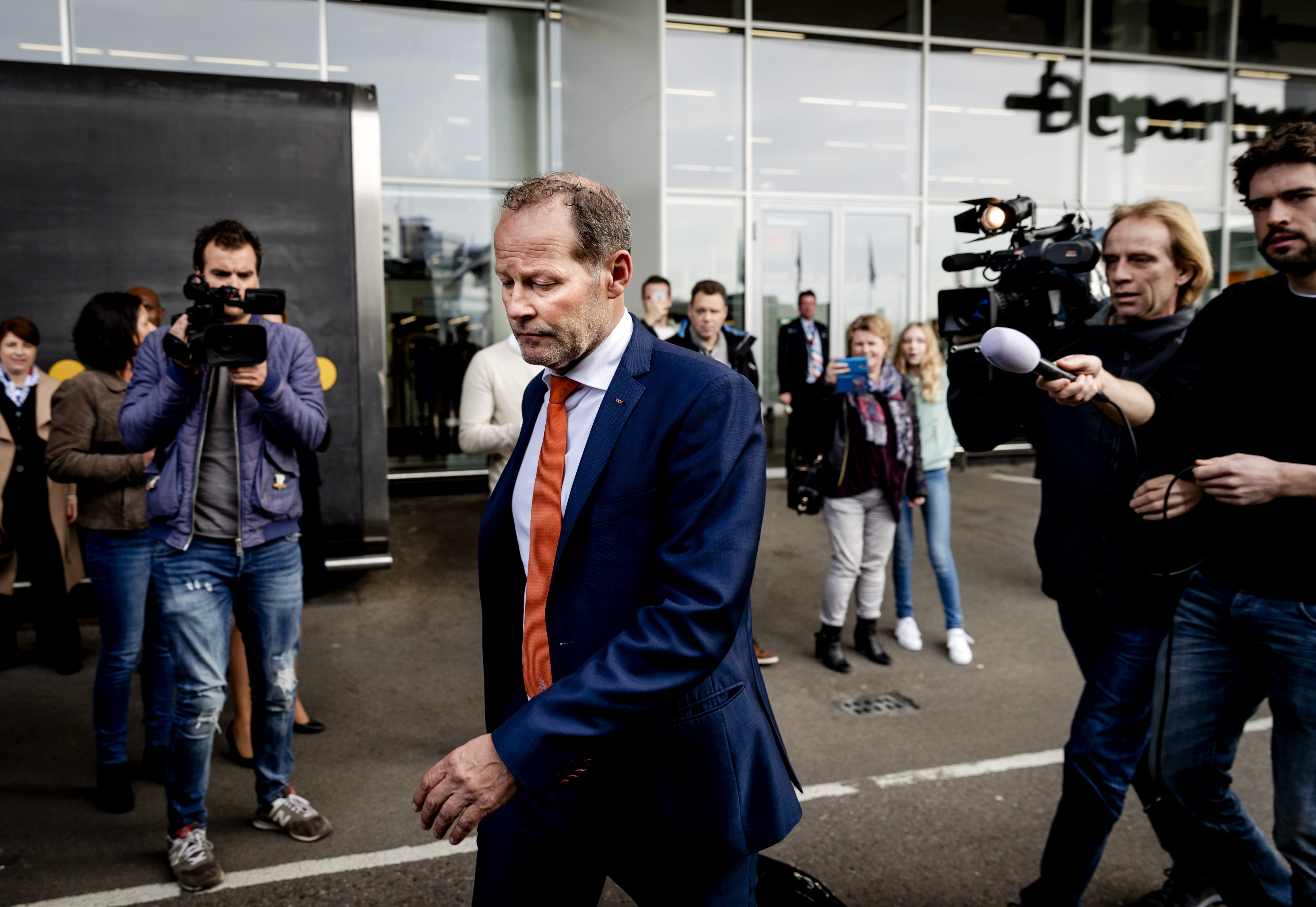 Dutch national soccer team head coach Danny Blind arrives at Schiphol Airport in Amsterdam on March 26, 2017 a day after the FIFA World Cup 2018 qualifying group A football match between Bulgaria and the Netherlands in Sofia. / AFP PHOTO / ANP / Robin van Lonkhuijsen / Netherlands OUT (Photo credit should read ROBIN VAN LONKHUIJSEN/AFP/Getty Images)