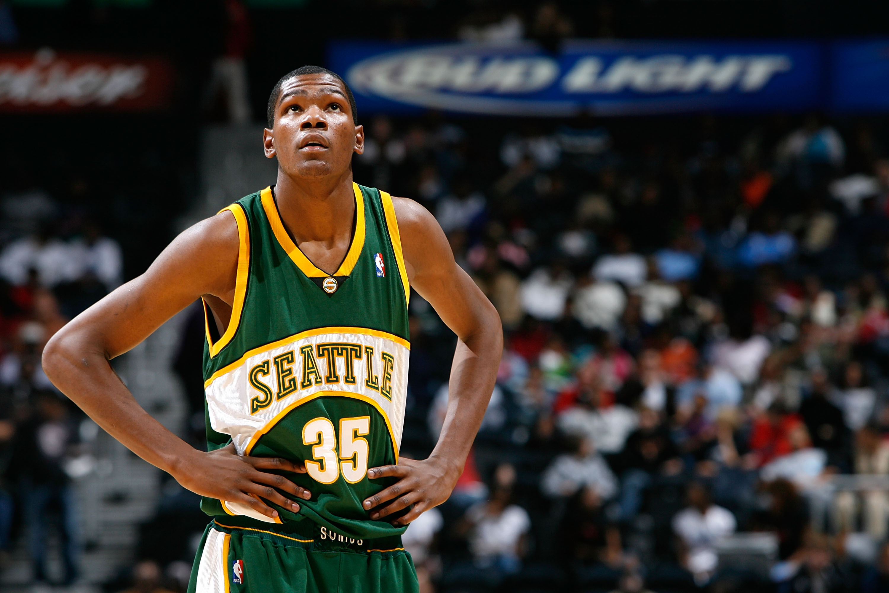 ATLANTA - NOVEMBER 16: Kevin Durant #35 of the Seattle SuperSonics awaits a free throw by the Atlanta Hawks during the first half at Philips Arena November 16, 2007 in Atlanta, Georgia. (Photo by Kevin C. Cox/Getty Images)