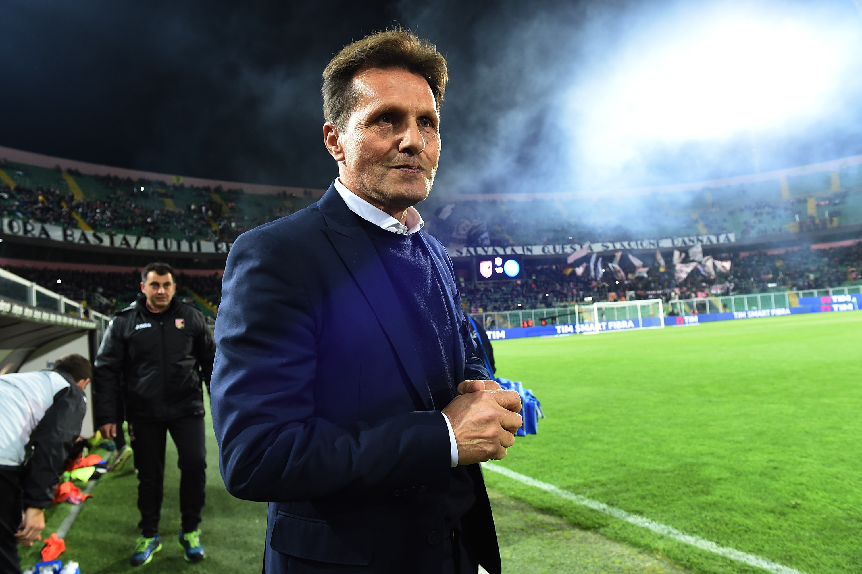 PALERMO, ITALY - MARCH 13: Head coach Walter Novellino of Palermo looks on during the Serie A match between US Citta di Palermo and SSC Napoli at Stadio Renzo Barbera on March 13, 2016 in Palermo, Italy. (Photo by Tullio M. Puglia/Getty Images)