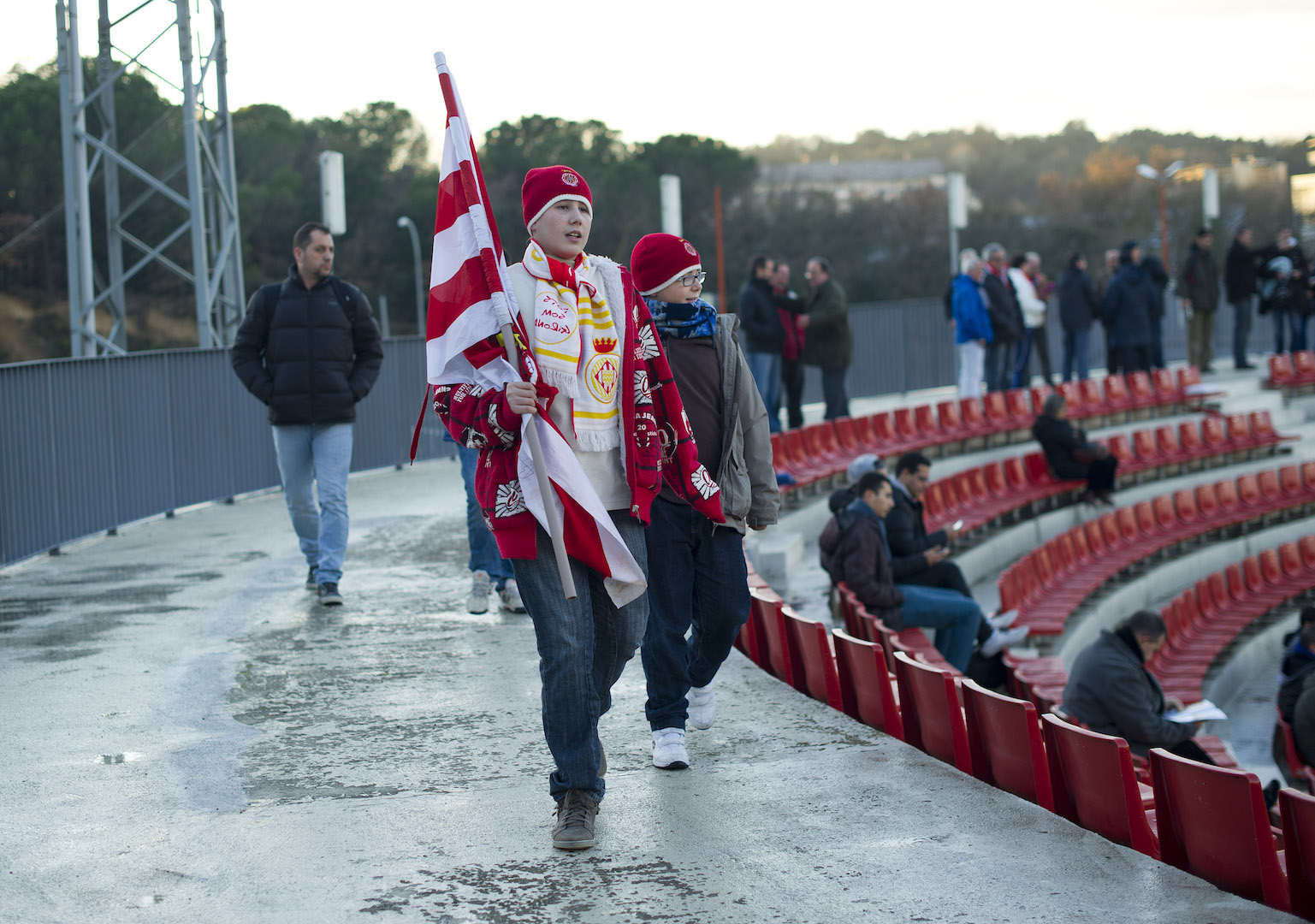 (L) vies with (R) during the Spanish second division league football match Girona FC vs SD Eibar at the municipal stadium of Montilivi in Girona on January 25, 2014. AFP PHOTO/ JOSEP LAGO