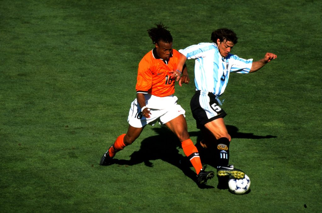 Edgar Davids of Holland and Matias Almeyda of Argentina