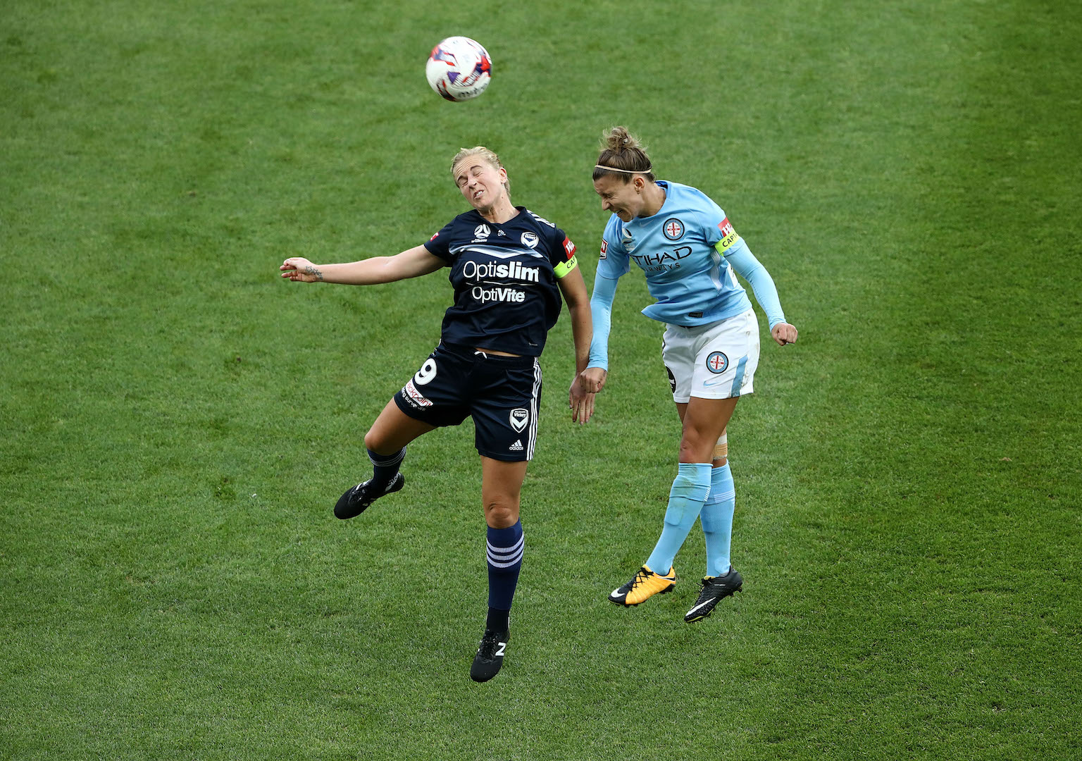 MELBOURNE, AUSTRALIA - NOVEMBER 03: Natasha Dowie of the Victory and Steph Catley of Melbourne City compete for the ball during the round two W-League match between Melbourne City FC and Melbourne Victory at AAMI Park on November 3, 2017 in Melbourne, Australia. (Photo by Robert Cianflone/Getty Images)