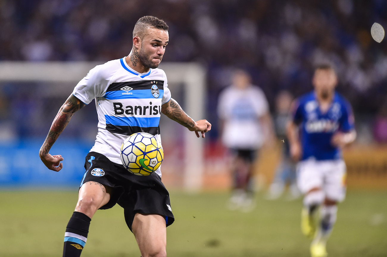 Cruzeiro v Gremio - Copa do Brasil Semi-Finals